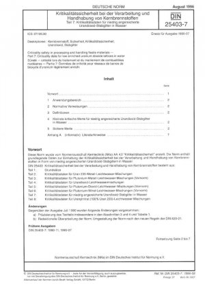Seguridad de criticidad en el procesamiento y manipulación de materiales fisibles. Parte 7: Datos de criticidad para redes de dióxido de uranio poco enriquecido en agua.